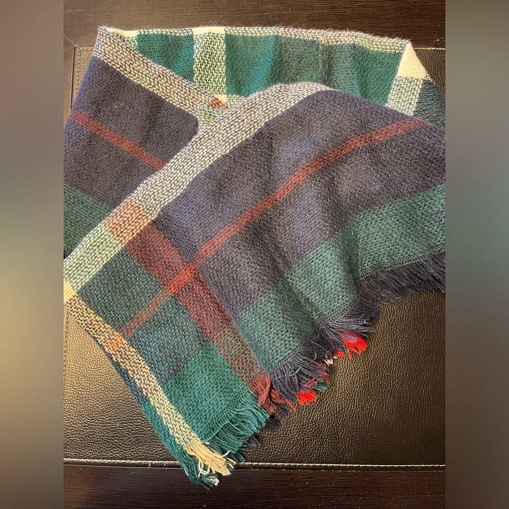 Old navy plaid scarf